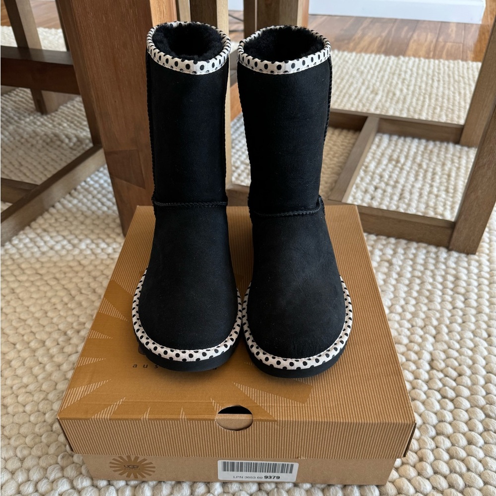 UGG Classic Short 78 Black Boots